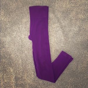 Kitty gains purple leggings